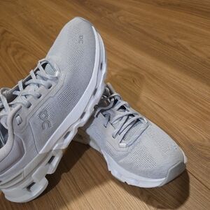 Men's On Cloud Flyer Shoes Size 9.5 Grey And White